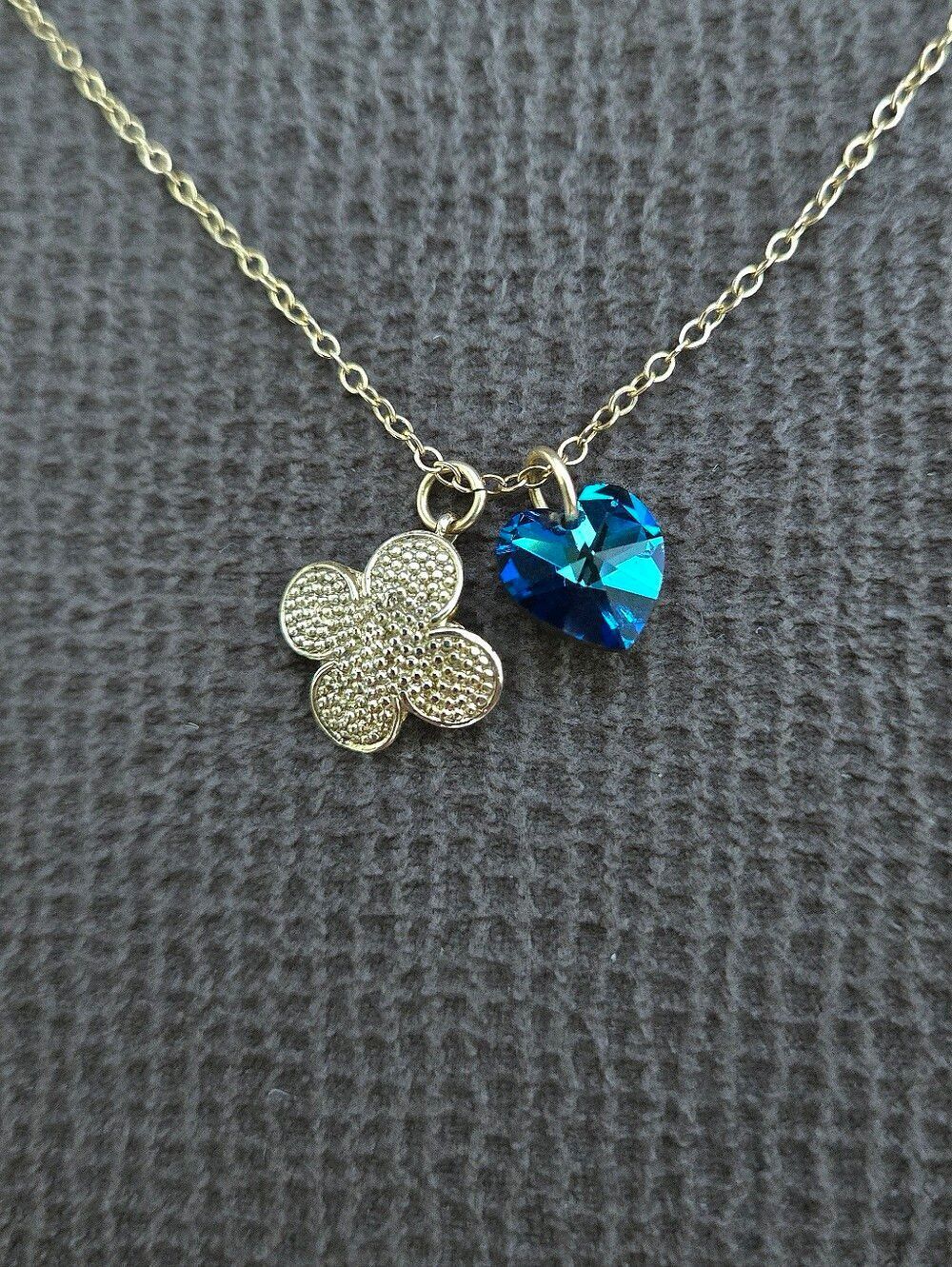 Deep Blue Swarovski Crystal💎 Heart💙 and Clover🍀 Charm Necklace - NWOT - Picture 3 of 16